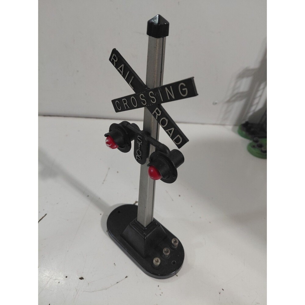 Lionel Train 154 O Gauge Model Railroad Accessory MPC Highway Crossing Signal - Picture 2 of 6